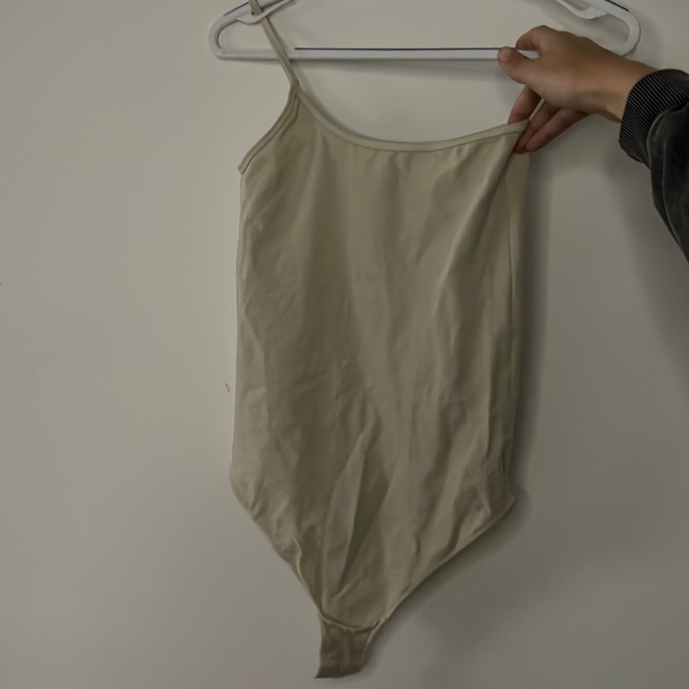 Skims essentials body suit - one shoulder